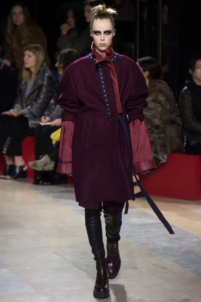 Look 28